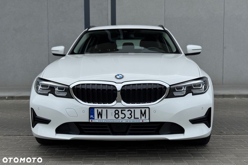 BMW Seria 3 318d mHEV - 9