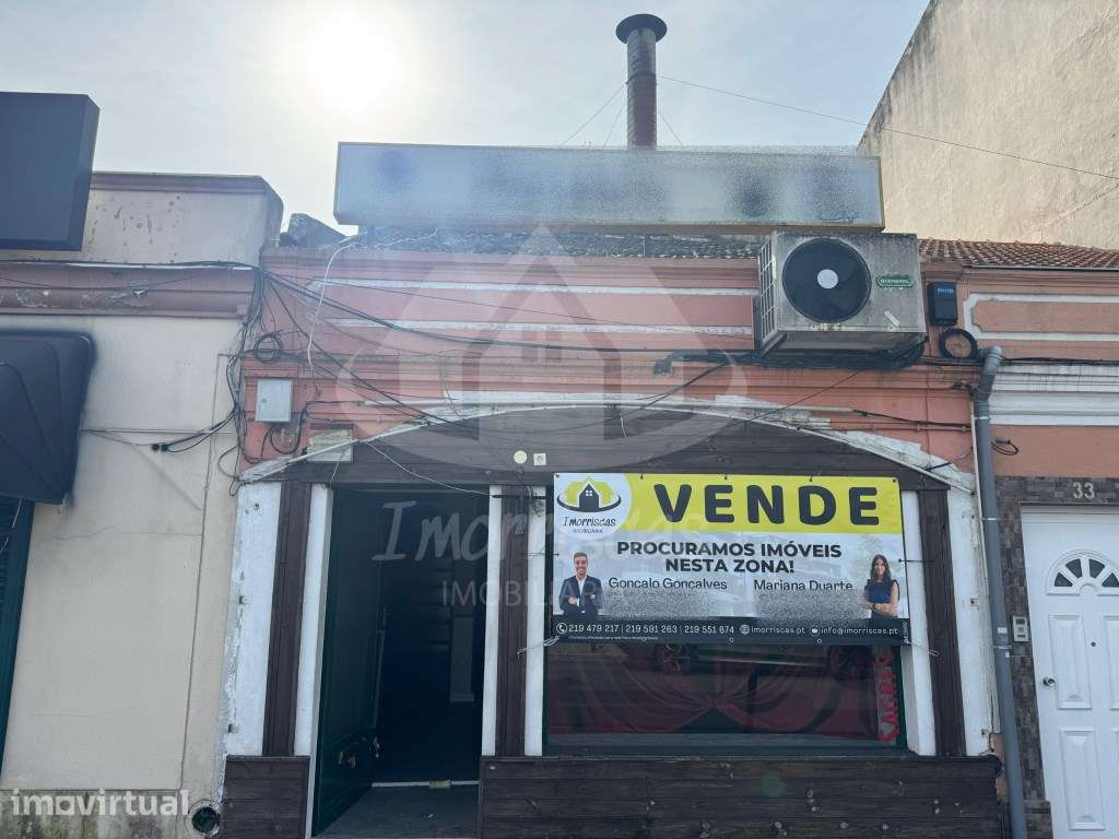 Loja para venda, situada na Rua 1.° de maio, Cabo de Vialonga - Grande imagem: 2/20
