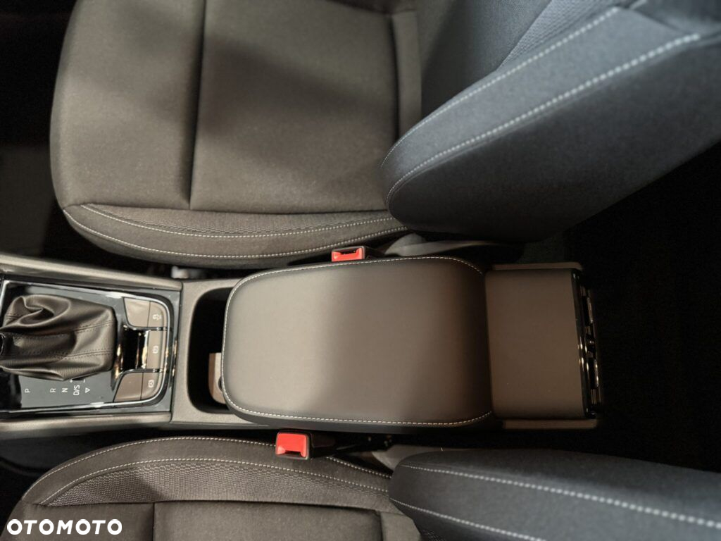 Skoda Karoq 1.5 TSI ACT Selection DSG - 25