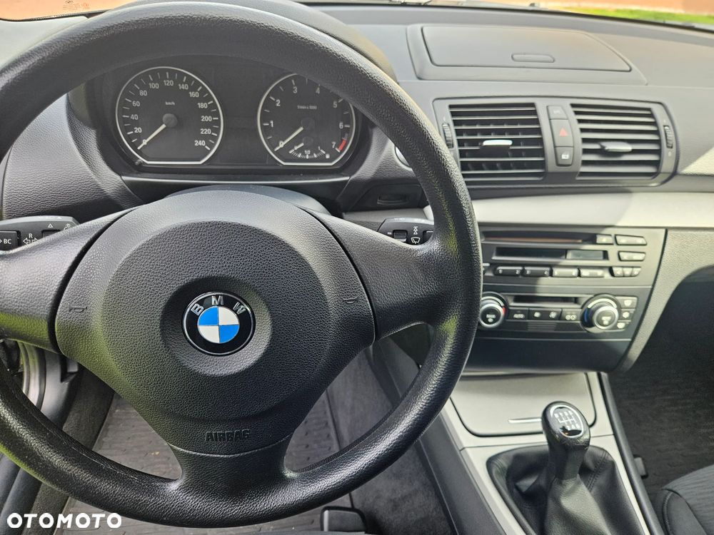 BMW Seria 1 - 24