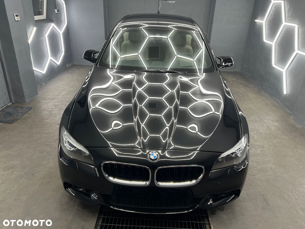 BMW Seria 5 530d xDrive Luxury Line - 32