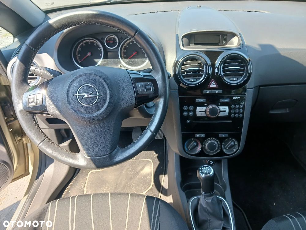 Opel Corsa 1.2 16V Cosmo - 6