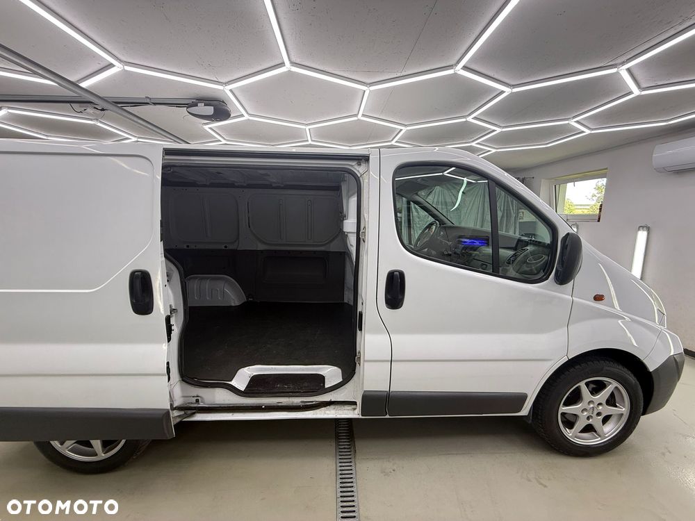 Opel Vivaro - 25