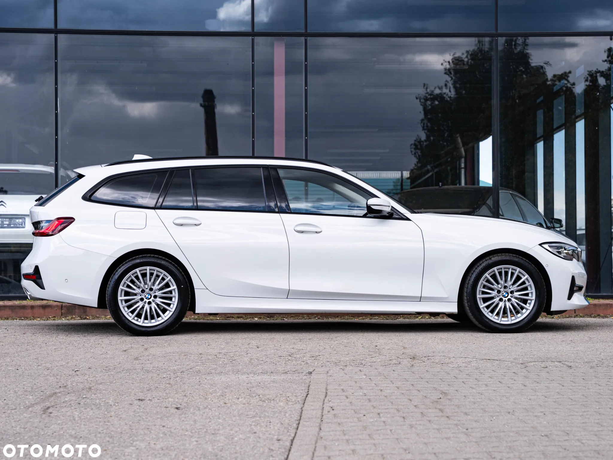 BMW Seria 3 320d Touring Sport Line - 16