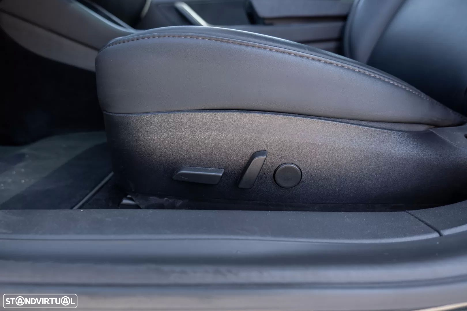 Tesla Model 3 Long-Range Dual Motor AWD - 11
