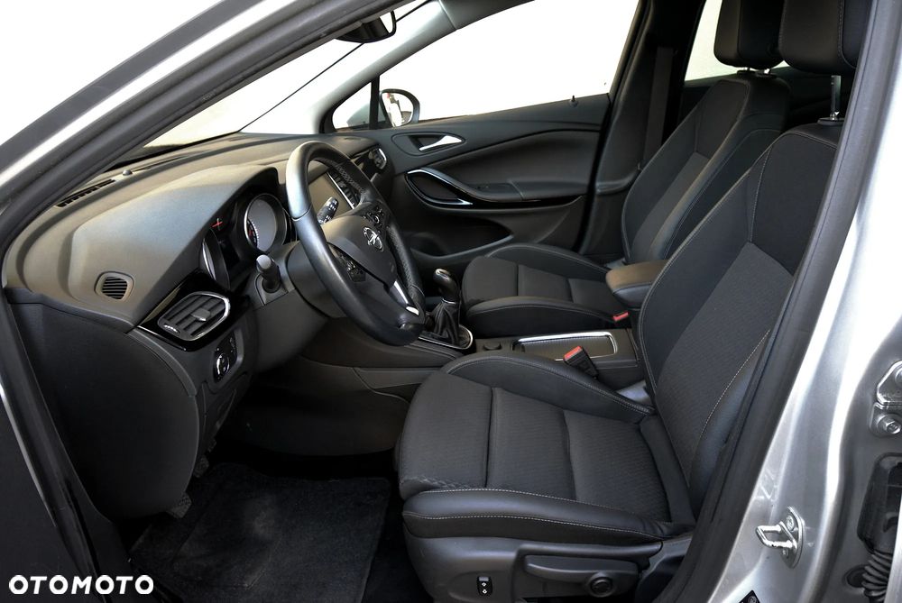 Opel Astra 1.4 Turbo Innovation - 24