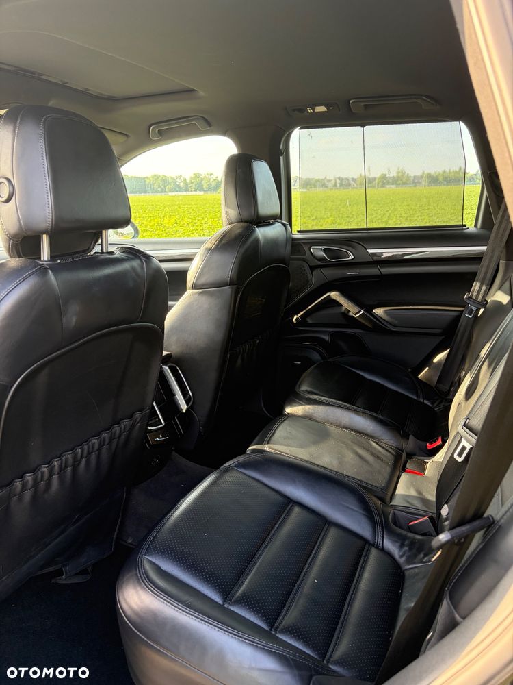 Porsche Cayenne S - 14