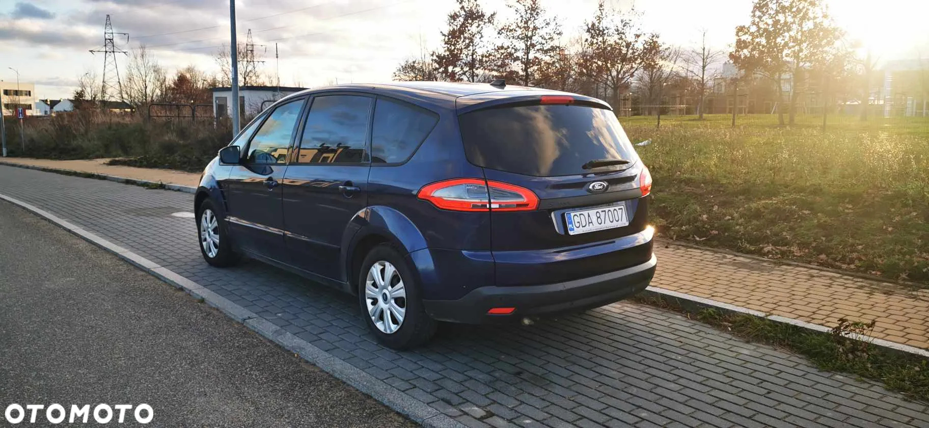 Ford S-Max - 11