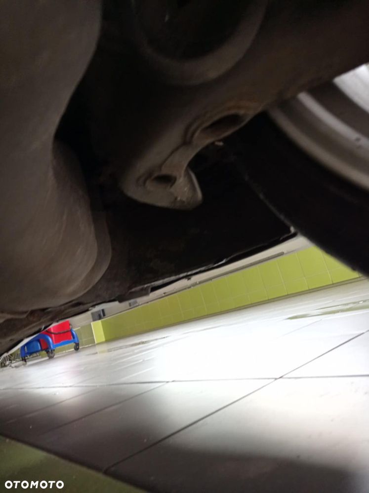 BMW Seria 3 318i - 15