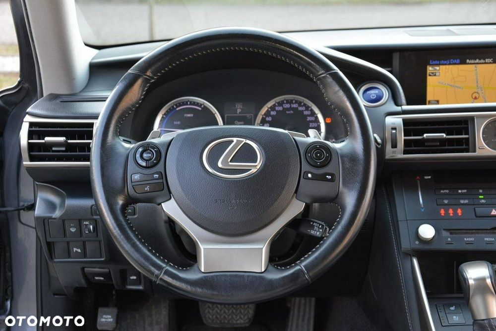 Lexus IS Luxury Line - 23