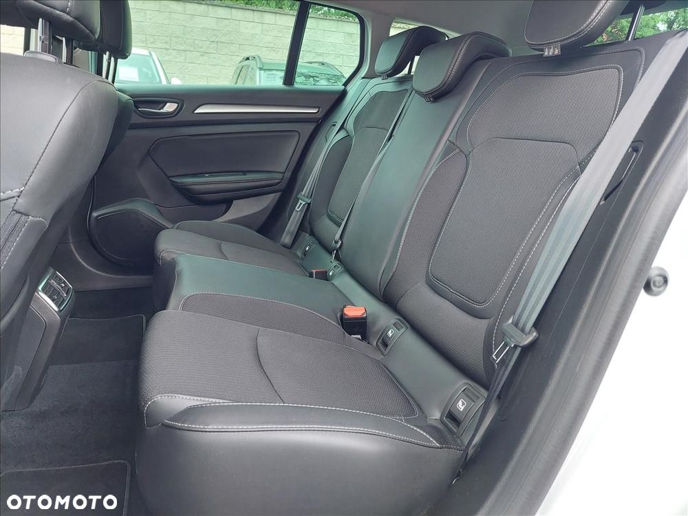 Renault Megane 1.5 Blue dCi Techno EDC - 6