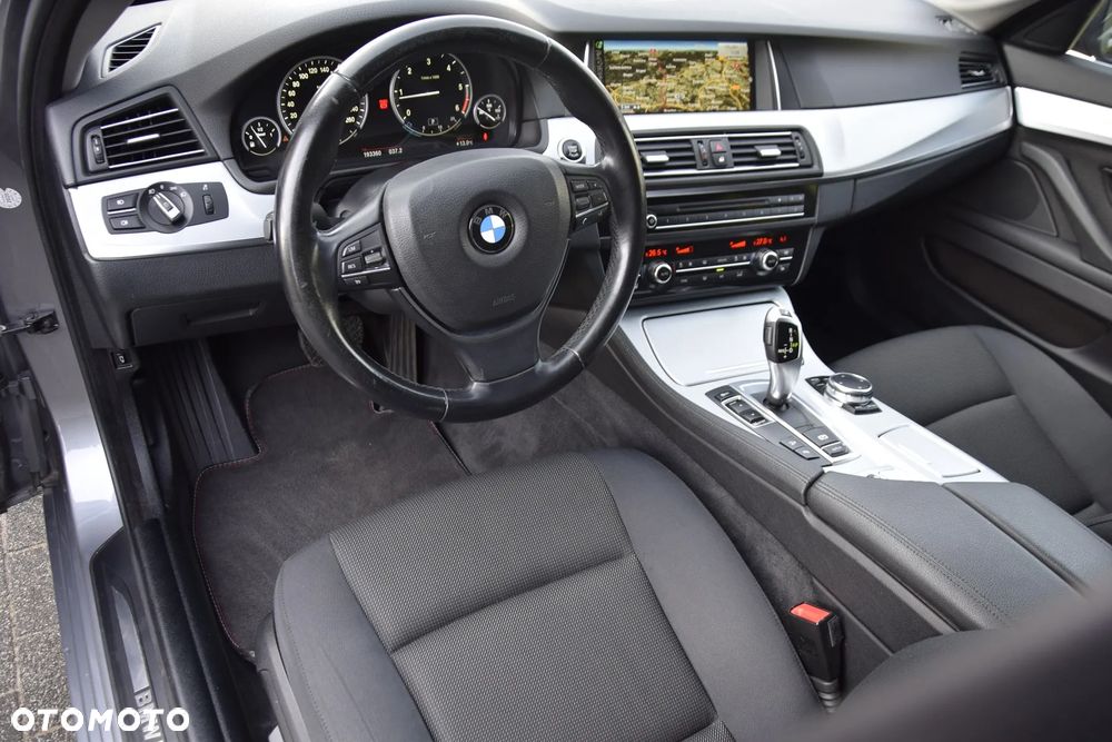 BMW Seria 5 520d xDrive - 22