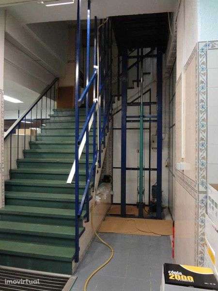 Arrenda-se loja, ou vende-se em Algés - Grande imagem: 5/9