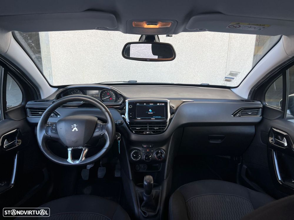 Peugeot 208 1.2 PureTech Signature - 12