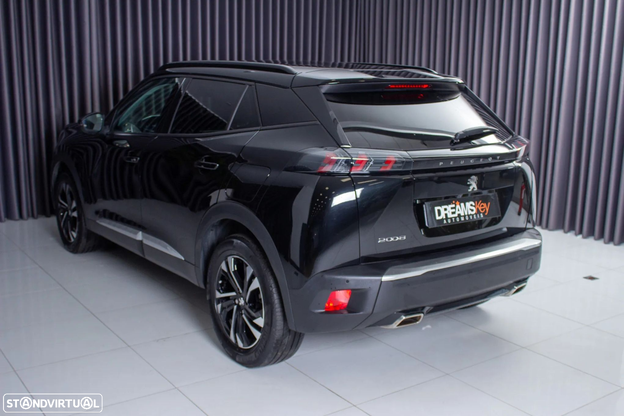 Peugeot 2008 1.2 PureTech Allure EAT8 - 7