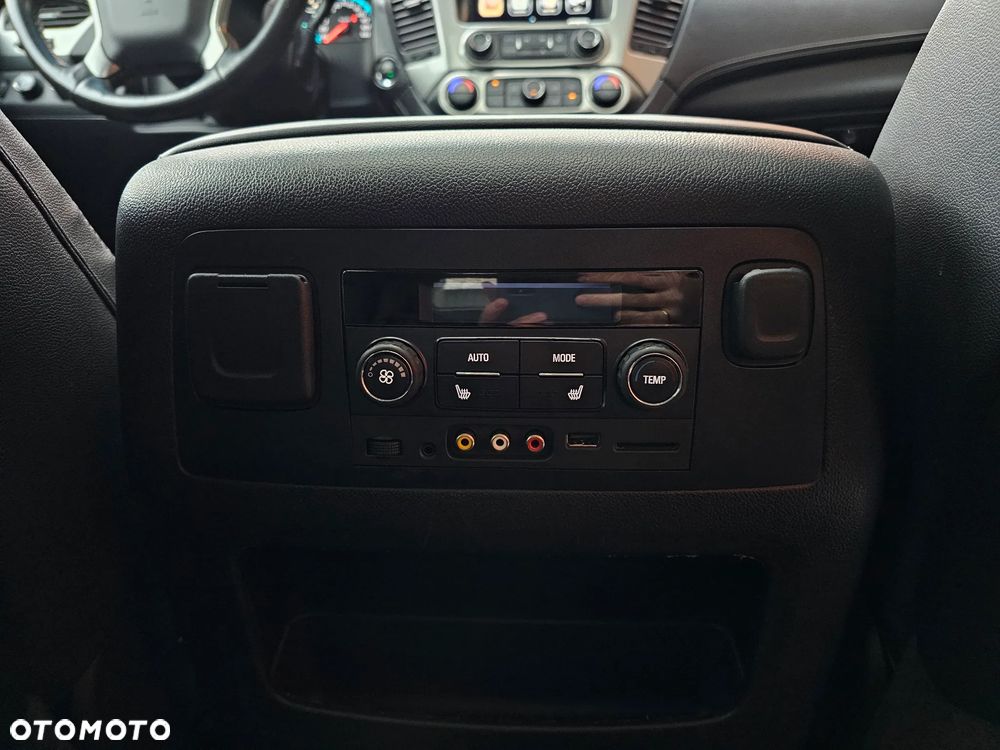 Chevrolet Suburban - 33