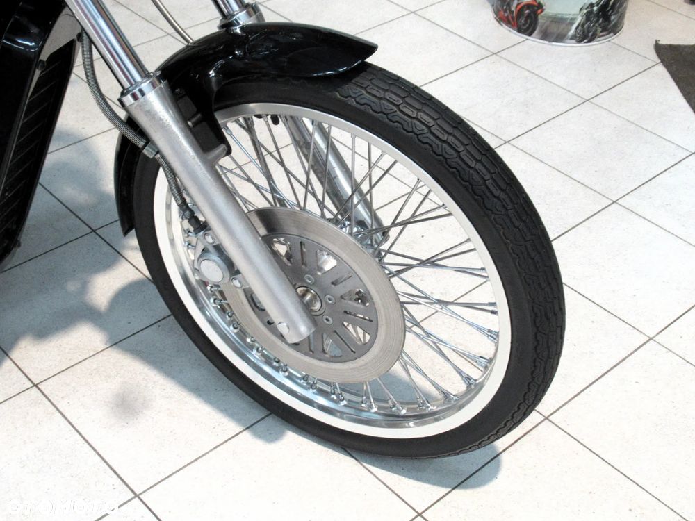 Suzuki Intruder - 19