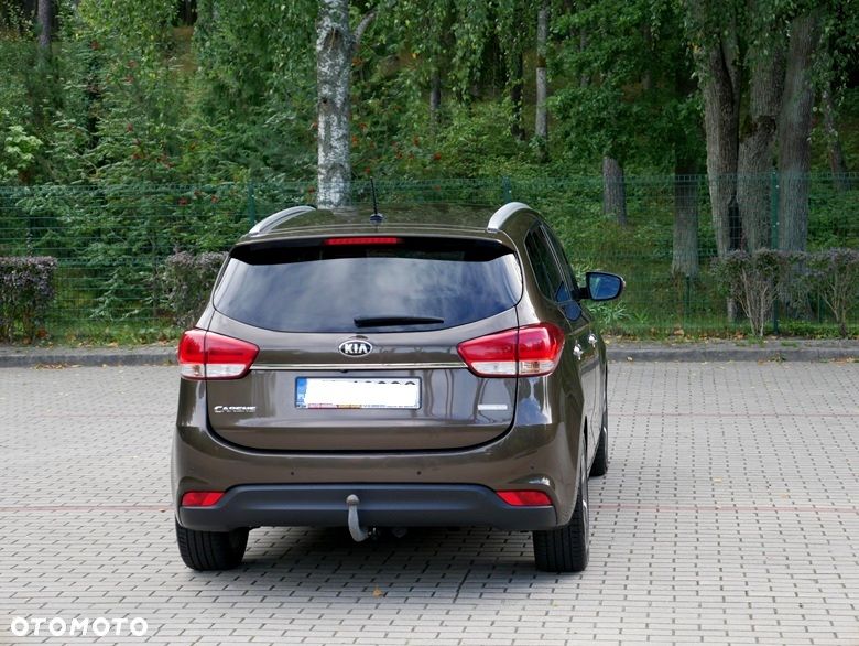 Kia Carens 1.7 CRDi 136 Dream Team Edition - 4