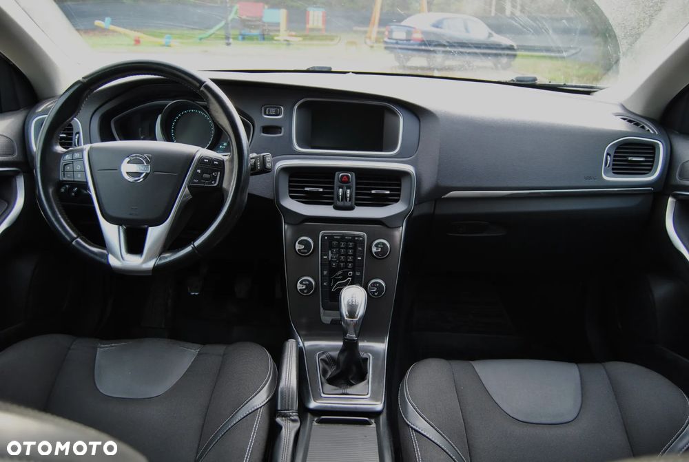Volvo V40 D2 - 9