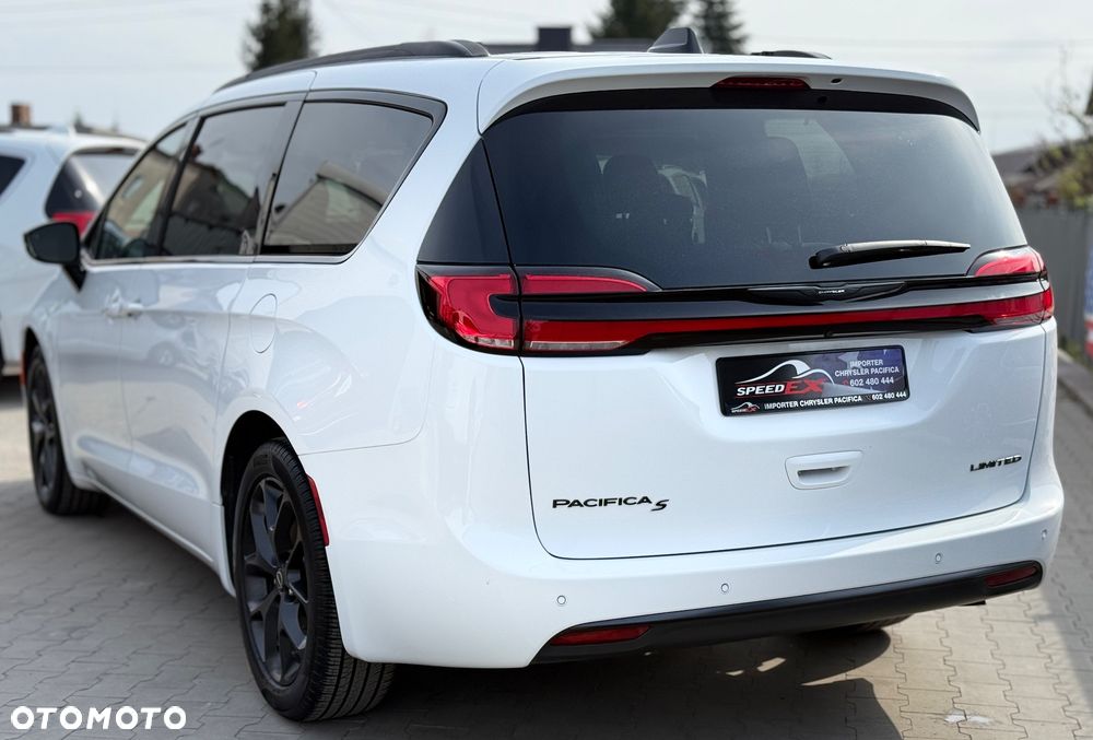 Chrysler Pacifica - 8