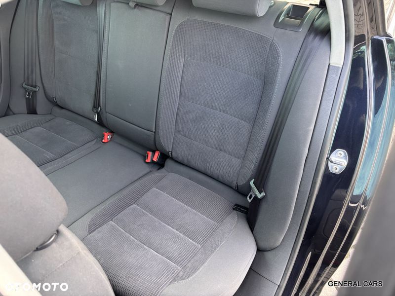 Volkswagen Golf 1.6 Comfortline - 24