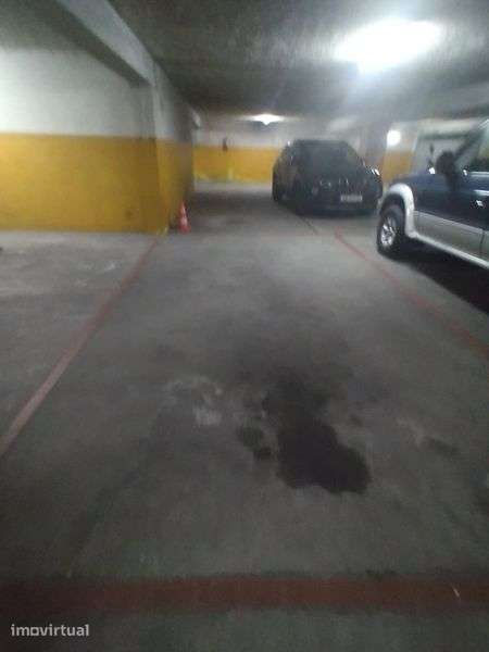Alugar garagem em Pinto Bessa no Porto - Grande imagem: 4/4