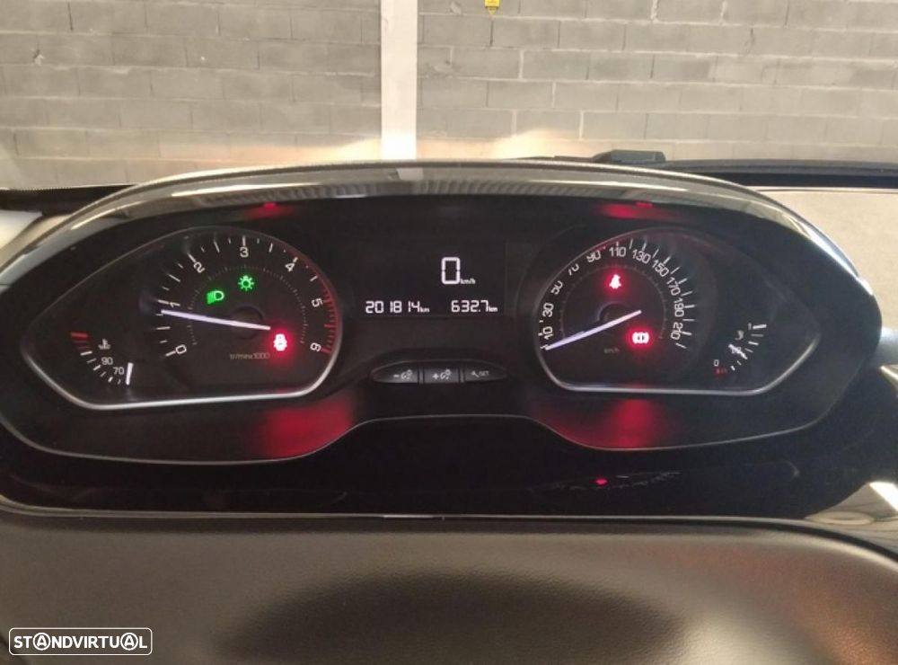 Peugeot 208 2019 photo 3