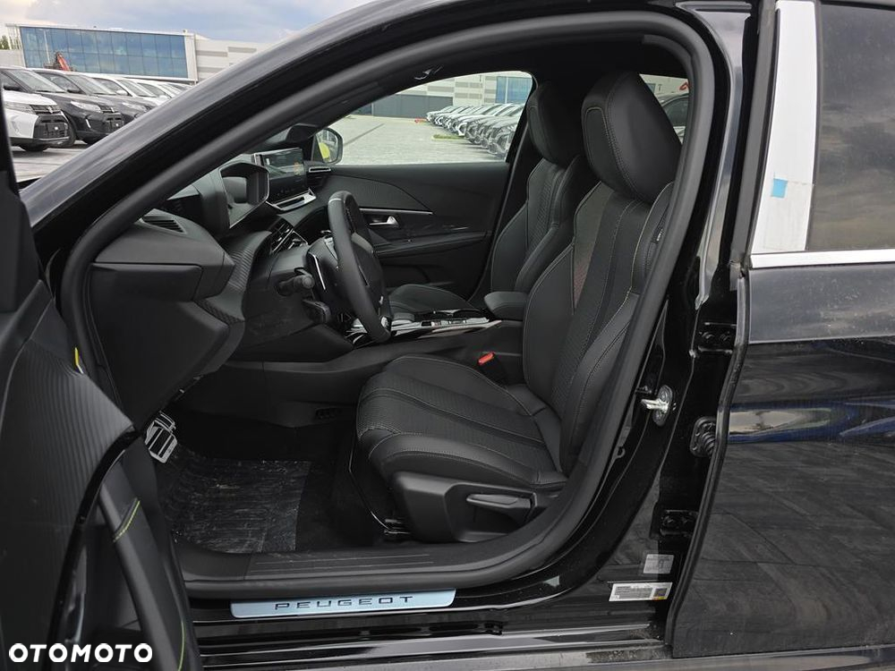 Peugeot 208 1.2 mHEV GT - 11