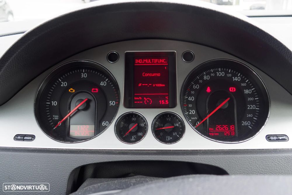 VW Passat Variant 2.0 TDi Confortline - 6