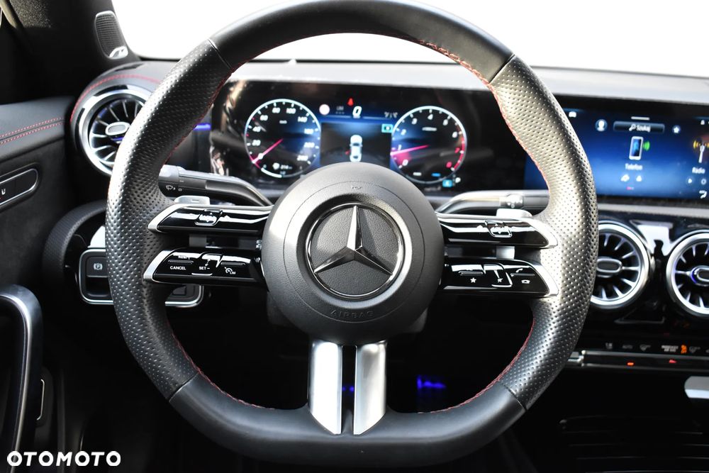 Mercedes-Benz CLA 220 7G-DCT AMG Line - 15