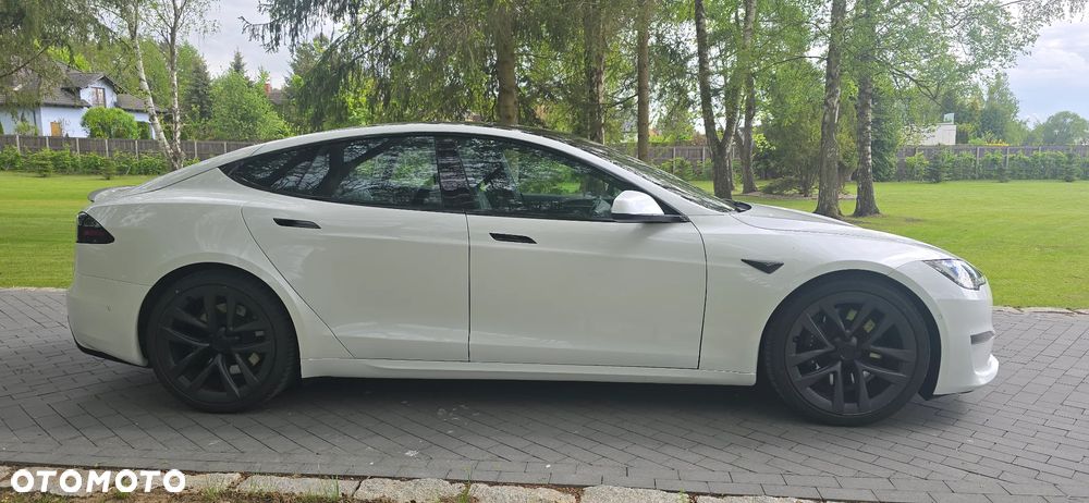 Tesla Model S - 4