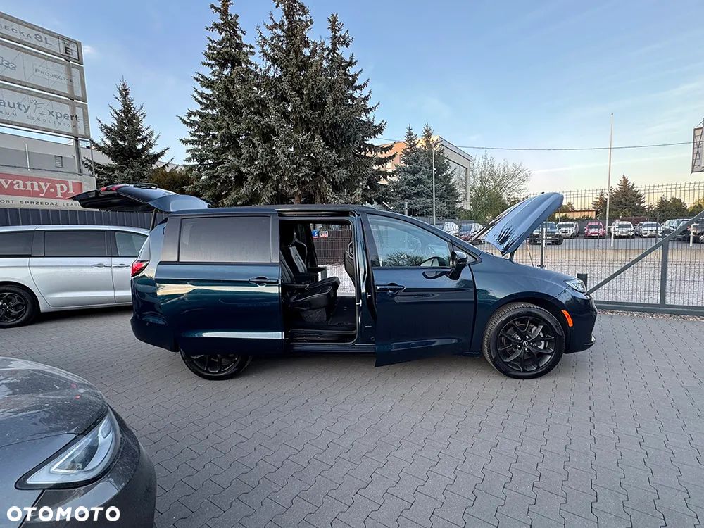 Chrysler Pacifica - 3