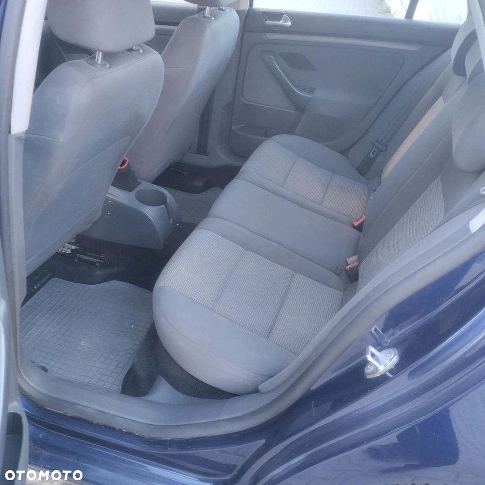 Volkswagen Golf 1.6 Trendline - 18