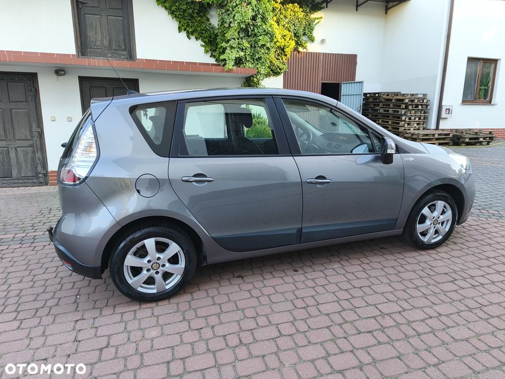 Renault Scenic 1.6 16V 110 TomTom Edition - 9