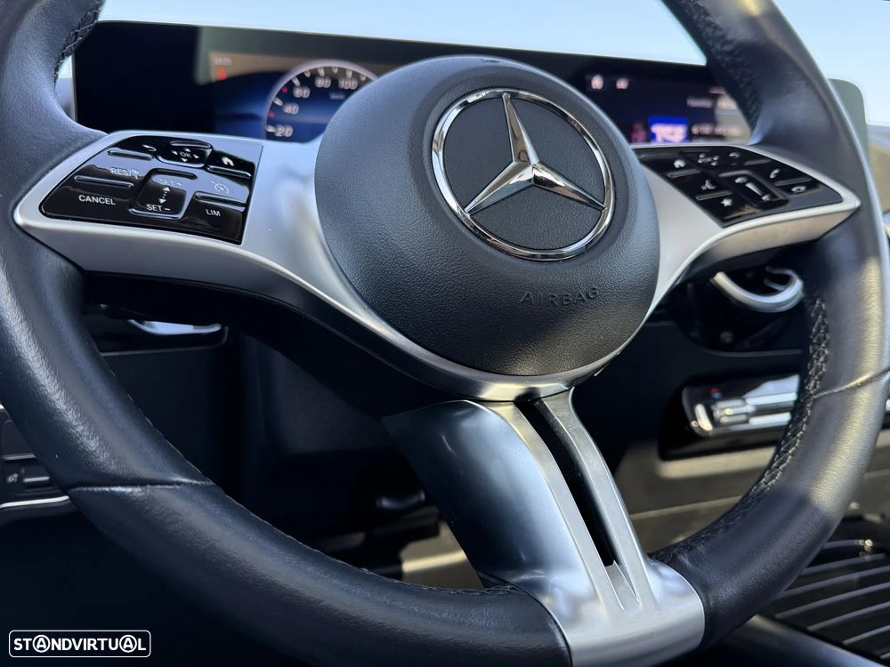 Mercedes-Benz GLA 180 d Progressive - 33