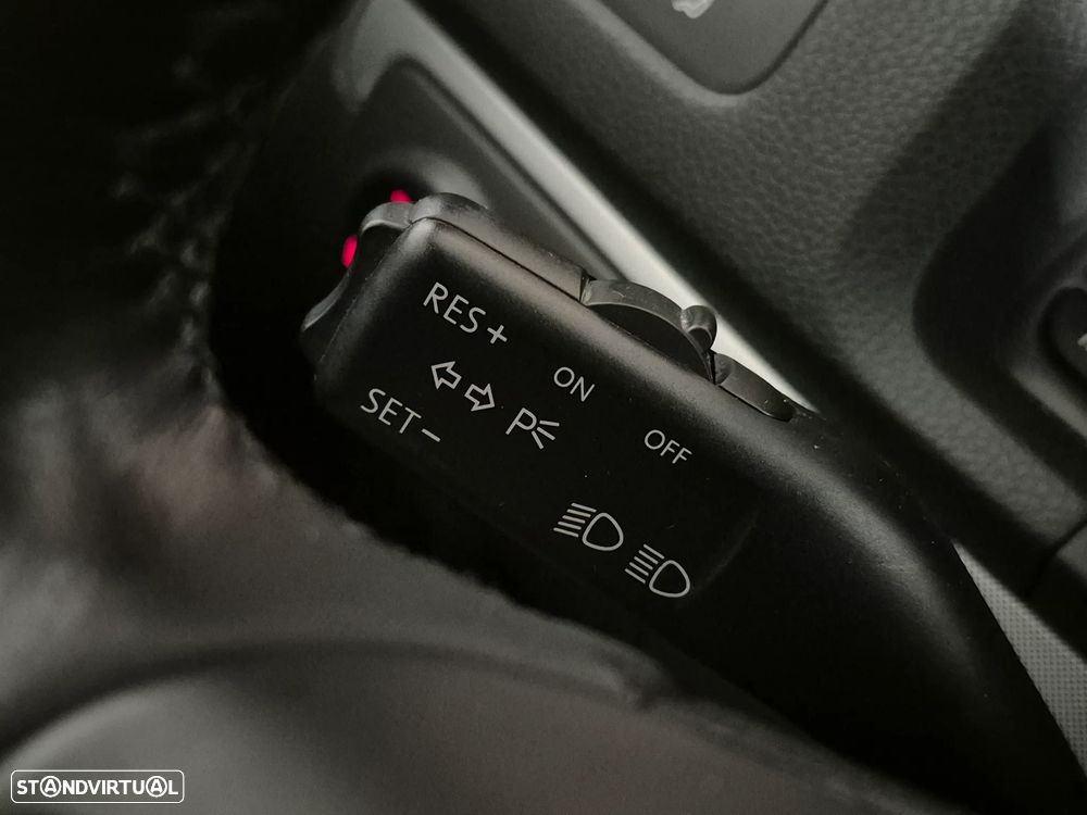 VW Jetta 1.6 FSi Confortline - 19