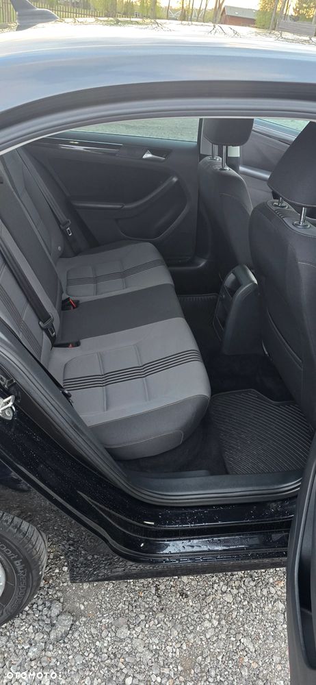 Volkswagen Jetta - 13