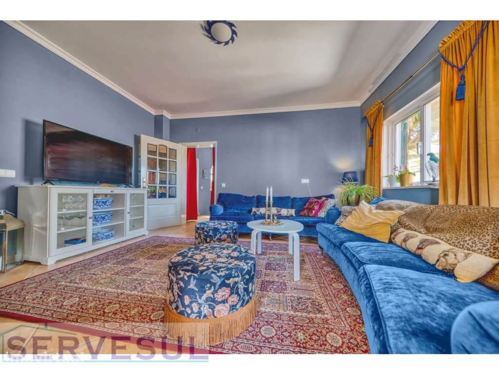 Espaçosa propriedade de 16,600m² com casa de 7 quartos, piscina e v... - Grande imagem: 4/42