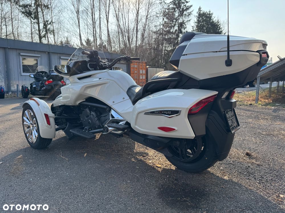 Can-Am Spyder - 6