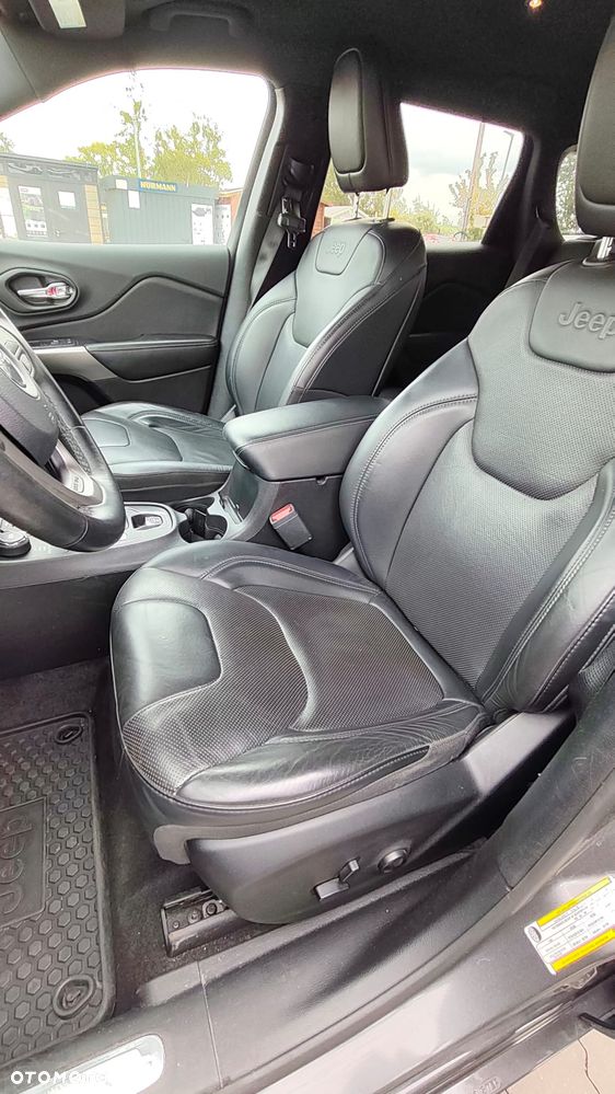 Jeep Cherokee - 11