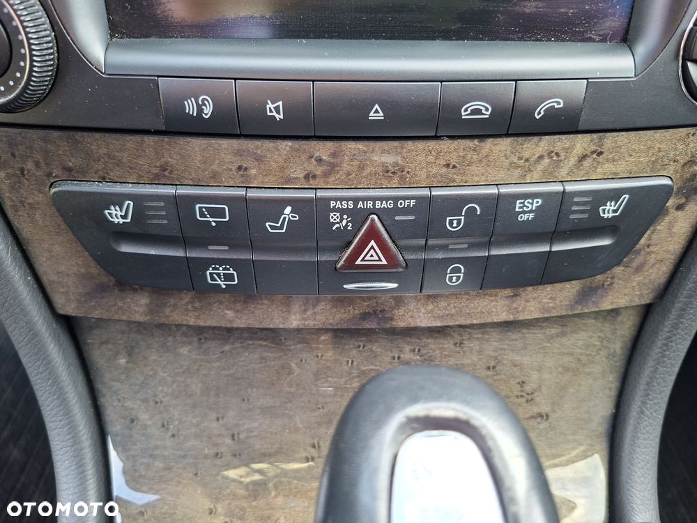 Mercedes-Benz Klasa E 55 AMG Automatik - 25