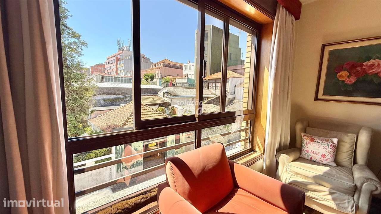 Apartamento T2+1 com Garagem, no Jardim Soares dos Reis! - Grande imagem: 3/33