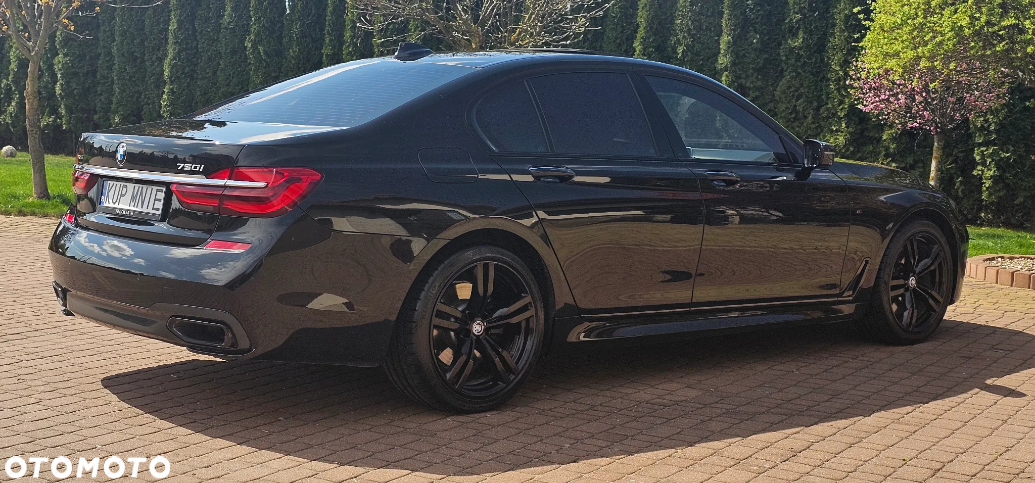 BMW Seria 7 750i xDrive - 15