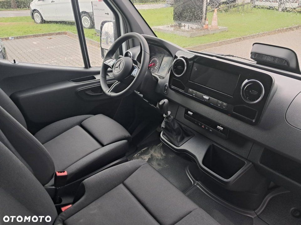Mercedes-Benz Sprinter - 8
