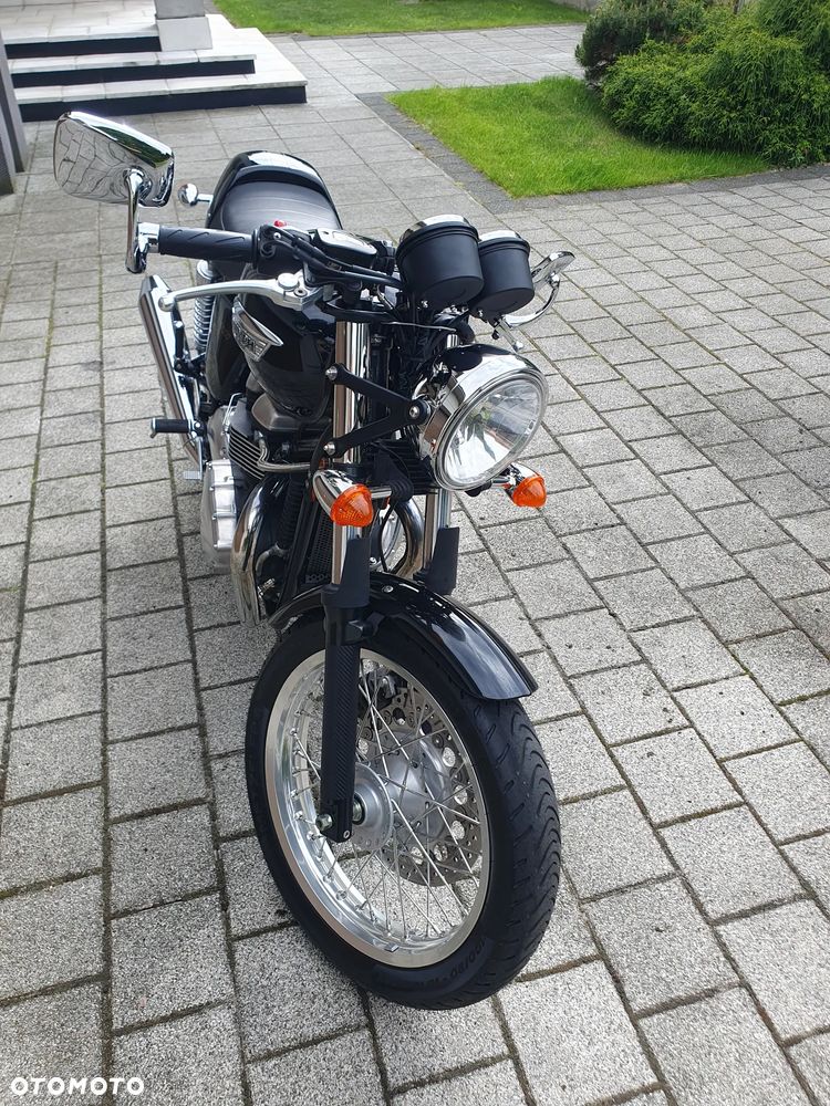 Triumph Thruxton - 11