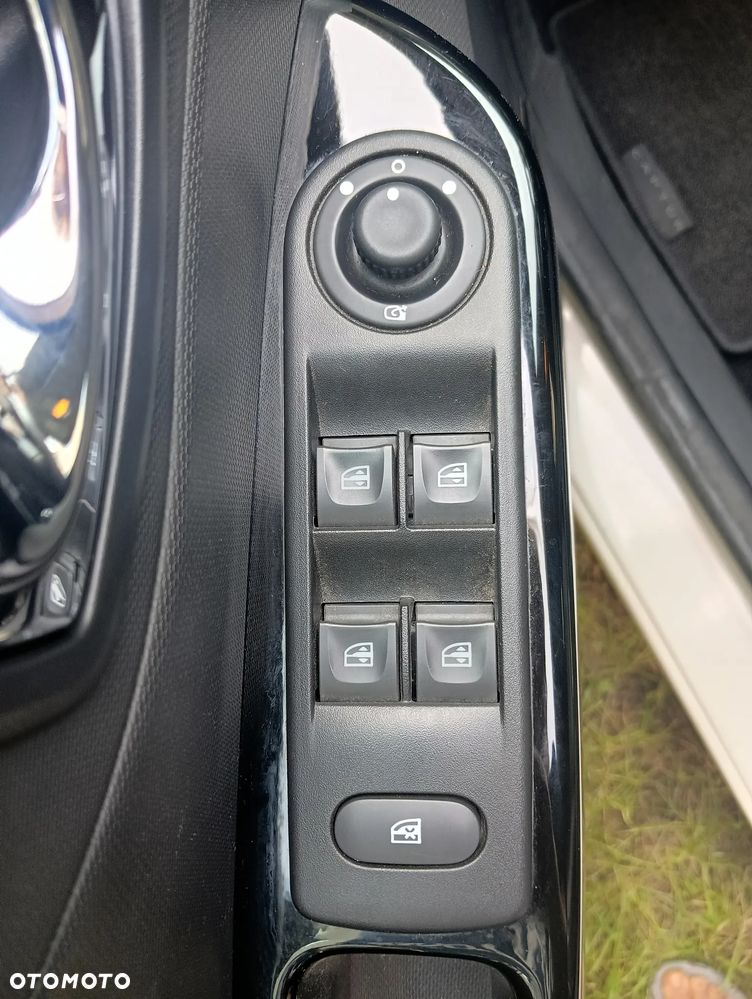Renault Captur 1.2 Energy TCe Zen EDC EU6 - 17