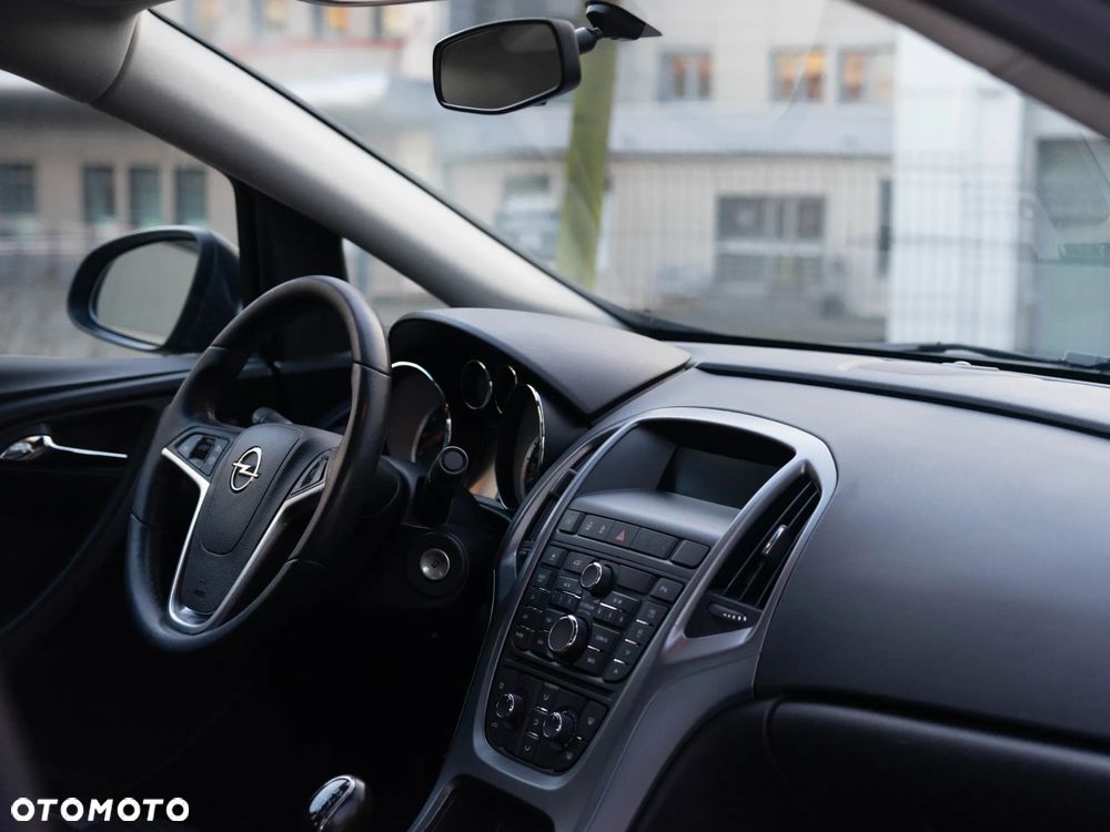 Opel Astra 1.4 T Business EU6 - 2