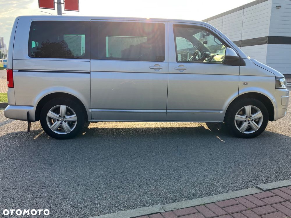 Volkswagen Multivan - 10
