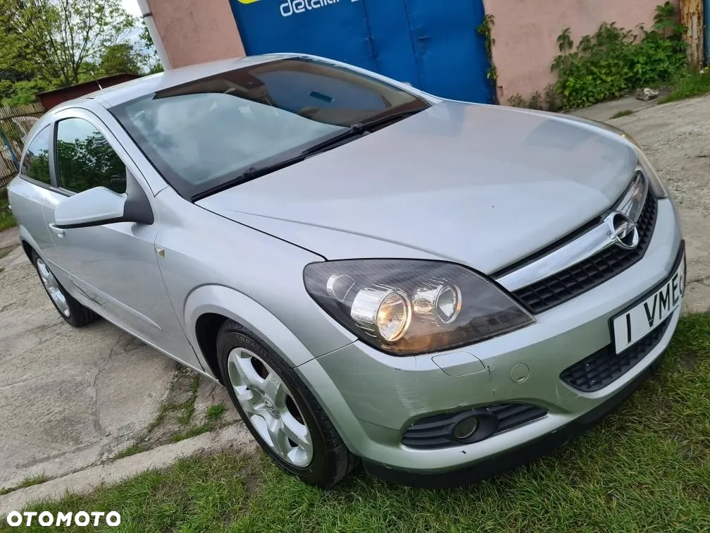 Opel Astra III GTC 1.7 CDTI Essentia - 11
