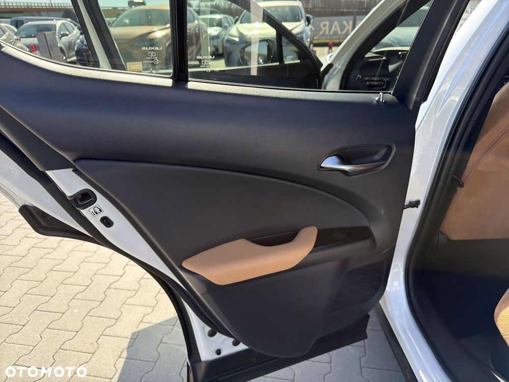 Lexus UX 250h GPF Business 2WD - 22